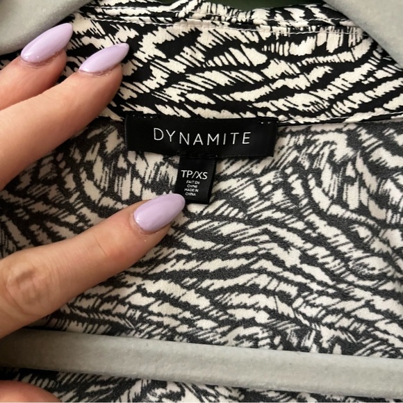 Dynamite Black and White Crop Blouse with Sailor Collar - Picture 4 of 6